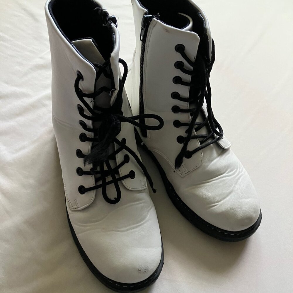 Doc Martin wannabe boots